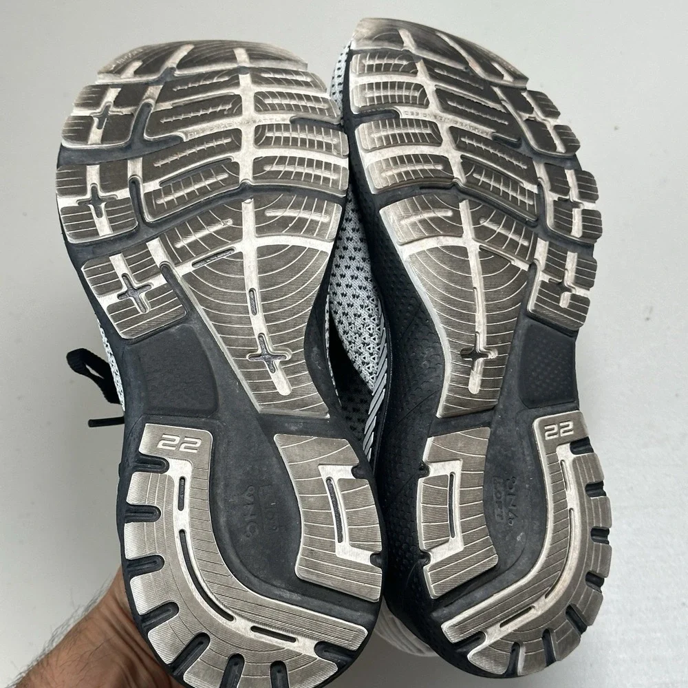 Brooks Adrenaline GTS 22 Womens Size 7.5 Running Shoes White Black 1203531B135 - Picture 15 of 16